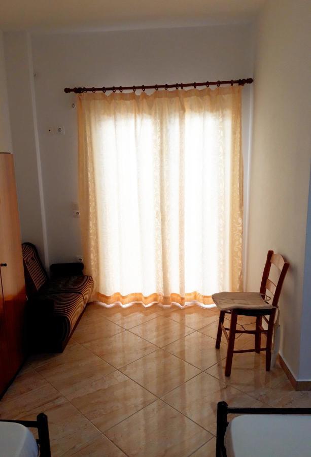 Ενοικιαζόμενα Δωμάτια Γεωργία Σταμούλου 로비에스 외부 사진